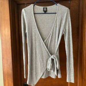 Bobeau Gray Wrap Blouse with Tie Front and Long Sleeves